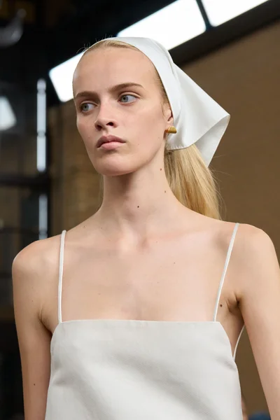 Look 11